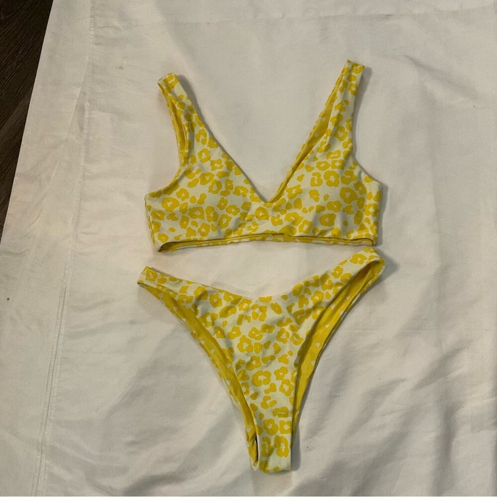 Zaful Leopard Heart Print  Reversible High Cut Bikini  L Yellow Swim Casual